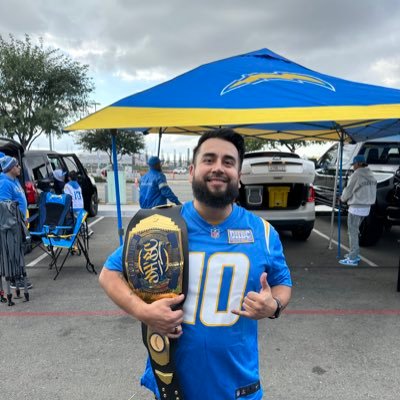 San Diego to the Bay - DIE HARD CHARGERS FAN!!!! @DHBCBayArea⚡️⚡️Barry’s Bootcamp Enthusiast!! 🔥🔥 - Also….a Banker!