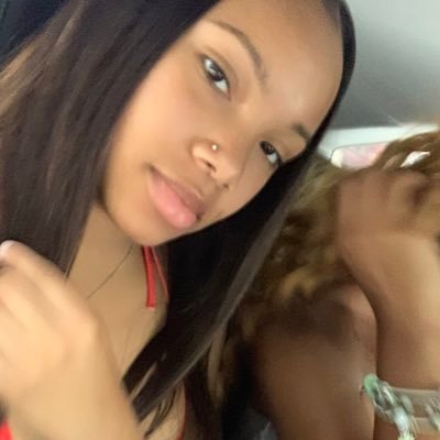 lariahb4u's profile picture. ig@stooniece   BALL4CK 🩸😤