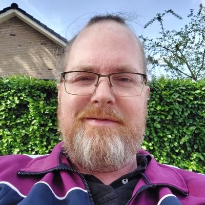 Papa | wagenparkbeheer | zwemleider/instucteur zwemles @aquanovio94 | Nieuwsgierig-Positief-Serieus met een vleugje humor-Denker