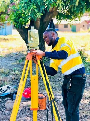 Jeune leader évoluant en République Démocratique du Congo 🇨🇩, ingénieur en géo-technique et hydrogeologie