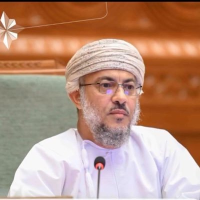 مواطن عماني مسلم؛ رئيس مجلس إدارة مؤسسة بوشر الوقفية العامة