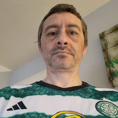 Mad celtic fan living in England