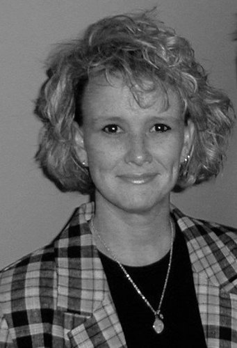 Really nice middle aged woman follow and see tweeps. Author-TeamOneMillion