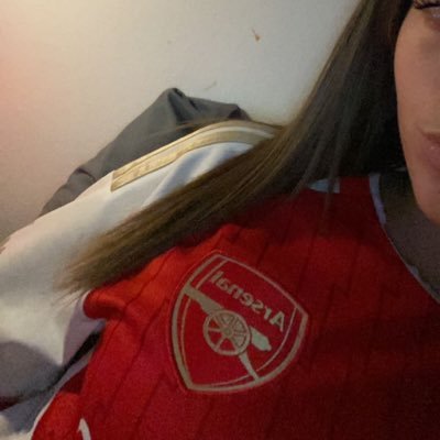 @arsenal ❤️🤍                                       ig : lou_anne_prst