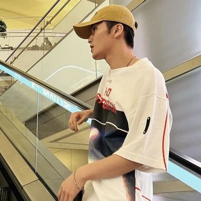 circinusxyphi's profile picture. ✨ ᴀ ɢɪʀʟ ᴡʜᴏ ʟɪᴋᴇ ᴡᴀᴛᴇʀᴍᴇʟᴏɴ, ʀᴀɪɴ, ᴀɴᴅʀᴏᴍᴇᴅᴀ, ᴀɴᴅ ᴅᴏɪᴇ ✨ || #NCT and #WayV enthusiast but mostly hype #NCT127