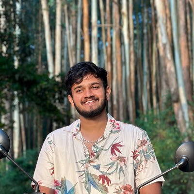 HKrupashankar's profile picture. Coding away, one bug at a time. Coffee in hand, dreams in code. Living that #GeekLife 🤓☕️