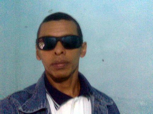Soy una persona sincera, me gusta comapartir ideas y luchar por un mundo mejor en donde cada persona pueda sentirse identificado con su mundo y su realidad...