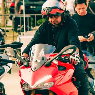 MovieFanatic - CricketCrazy🏏 SoccerDude ⚽️ TravelJunkie🧳 Foodie🍲 Human.