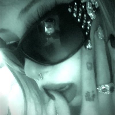 luvju1ess's profile picture. she/her