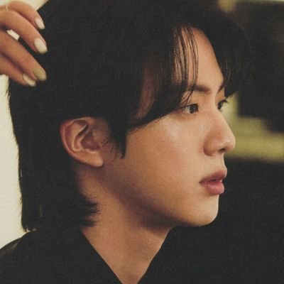 Fan account for BTS @bts_twt. Main: @crzdnem

I'm not a noodle but wish I was the noodle JIN threw. Yes plz! | Black Fem. | OT7 | 🚫solos/shippers/mantis.