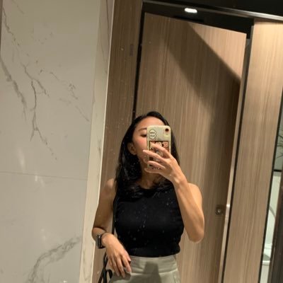 deskahndr's profile picture. a professional procrastinator