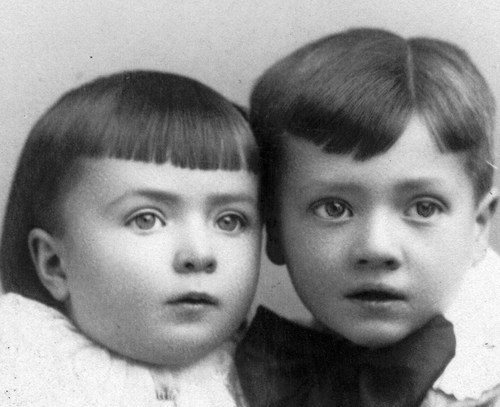 FabricateFamily's profile picture. I'm a fiction writer & artist that handcrafts my own books.  Handcrafted & vintage items in my shop.  Marathon completer. Follow me also at @LoriGaye1