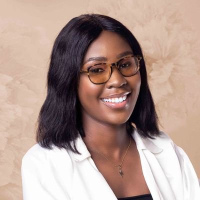 the_luchified's profile picture. • UX Researcher • Project Manager @dezignhers