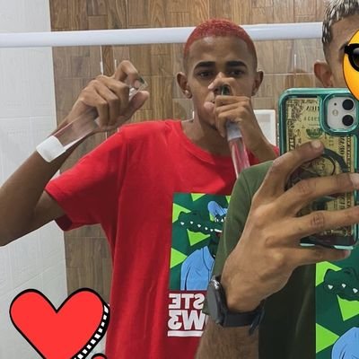 Onde Deus habita, o inimigo não prevalece..🙌🏽🙇🏽♂️💫❤/Sdd dos meus amigos q não se encontram mais aq..😇🥋❤️🏴/Breno e Arthur amo vcs.. 👣🥰💙