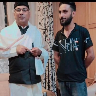 UmiiUmer16's profile picture. 