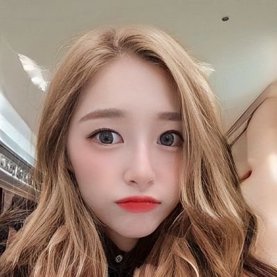 FaceAppで加工したけどあんまり変わらんな🤣エンタメマニア。ミュージカル、女子ボートレース↔バレエ、ストレートプレイ、歌舞伎、邦画、寄席、地下アイドル、TFW、ストリップ、可愛い女子を描くアート&イラストなどに強く興味があります🤩