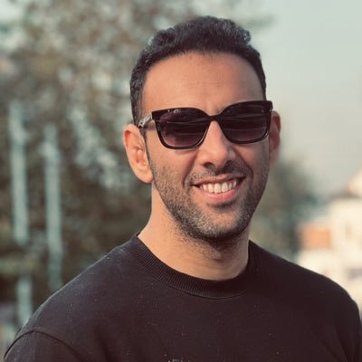 هم بنیانگذار لیوراد؛ بنیان گذار وی نیو@vnewdotir