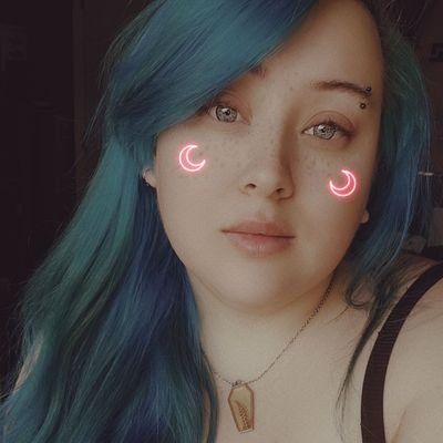 🏳️‍🌈 Twitch Streamer obsessed with Mothman, Dead by Daylight and all things spooky🕸🦇💀 🦋Goth Moth Mommy🦋
aquabloodttv@outlook.com