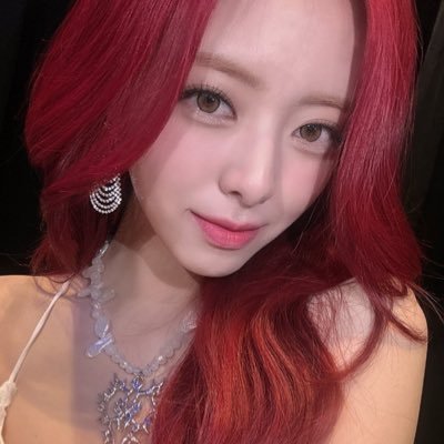 kpopmerch486494's profile picture. 거래계정