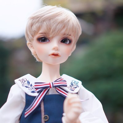 HoneyBernini's profile picture. 고독한 인놀러. 멘션 스루는 고의가 아니예요😭