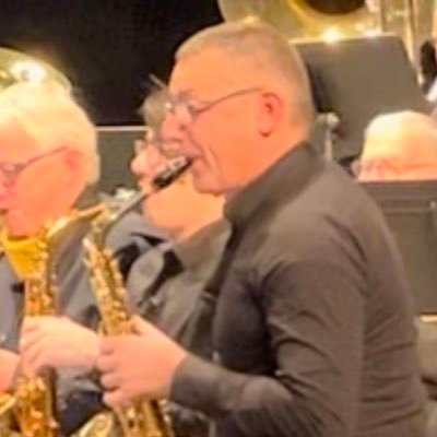 chef d’orchestre et de chœur, saxophoniste, orchestrateur et arrangeur, professeur certifié en éducation musicale et chant chorale