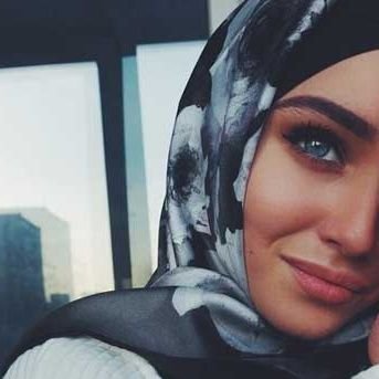 SarahKhawaldeh's profile picture. ما يزرع داخل النفس يثبت في مَلامحنا .