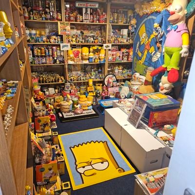 Biggest Simpson collector in the UK        

                Posting new additions to my collection and Simpsons news 🙂