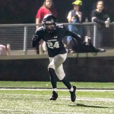 West Ottawa 🏈 Football x TF ||5’10||WR/FS||145lbs||C/O 2026