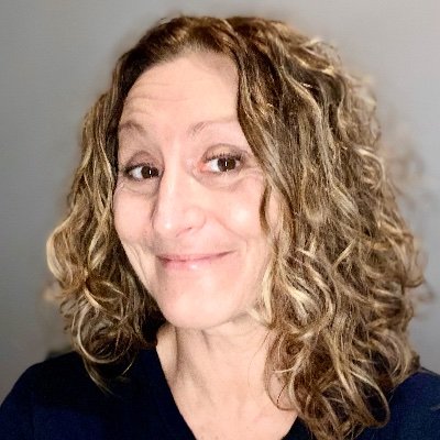 auderah's profile picture. Passionnée d'Arts et de Culture, j'évolue dans le monde créatif des communications depuis que je sais marcher! 😜 Mon dada, bousculer les conventions!😉