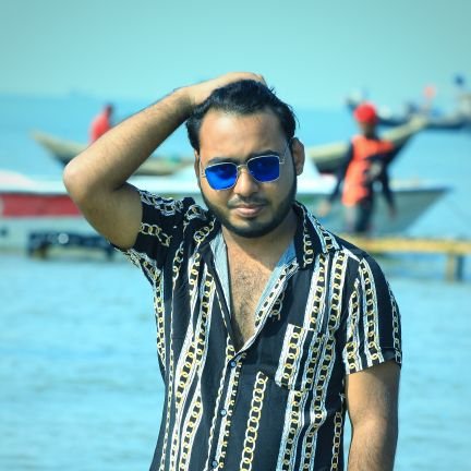 খুঁজছো কাকে?
বুঝবে কে?
সামলে রাখো নিজেকে...
যখন কোনো আঘাত পাবে,
নিজেই নিজের বন্ধু হবে!
এই পৃথিবীতে নিজের মতো আছে কে।
🙂