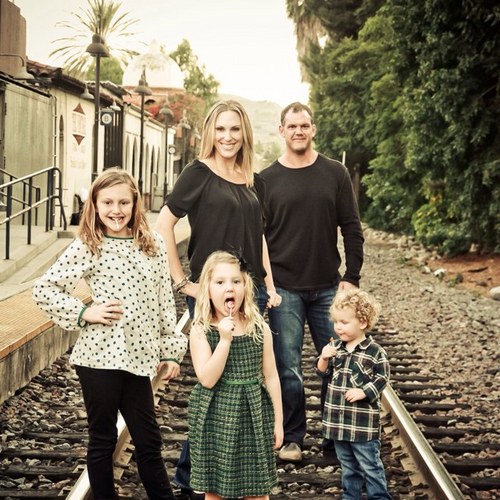 Mother of 3. Married to my best friend. Platinum Director with Stella & Dot. http://t.co/sMVM4uJTDU