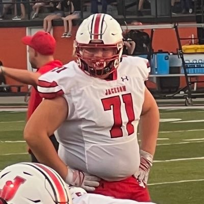 GriffinLeach74's profile picture. 6’1|| 290| football | center | Jackson | Ohio | 2026| squat:555 | bench :325 | power clean:225| gpa 3.3 | 740-978-8509