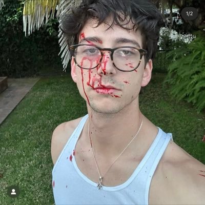 astropi1lee's profile picture. nel tempo libero piango