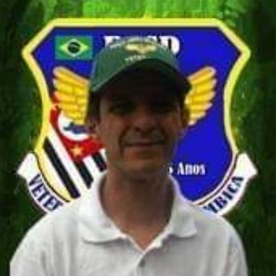 DSergio973078's profile picture. Somente ao verdadeiro infante se dá a honra de ver de perto a cor dos olhos de seu inimigo.