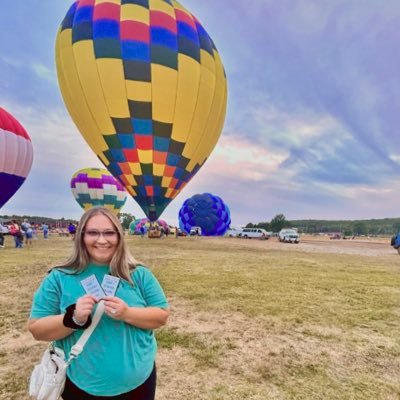 ashleynic_h's profile picture. 25 & lover of blake lively & all things pumpkin😍🎃