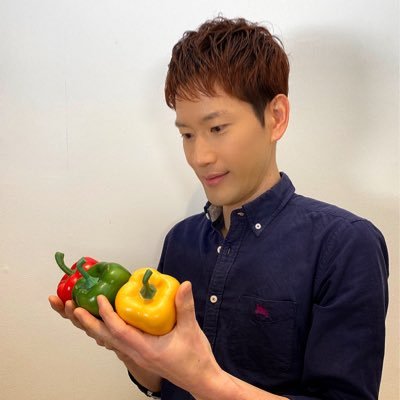 Micchan_vegan's profile picture. ビーガン料理家、野菜ソムリエ、ビーガン料理教室主宰。 お肉・お魚・卵・乳製品・はちみつなどの動物性素材や化学調味料・白砂糖は使用せず、シンプルで簡単に作れる『おいしい・ヘルシー・からだにやさしい』ヴィーガンレシピをYouTubeで紹介しています。