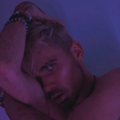 dannyvvhite's profile picture. my new single 🫀alone tonight🤸🏼‍♂️ out now!! 💙