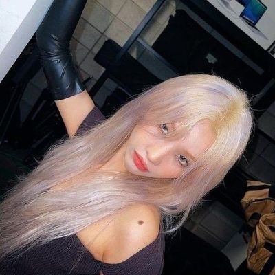 Just me I͟-D͟L͟E͟.
NevieTang.
fan account
Jeon Soyeon
♡︎ '97♡︎
♥︎she / they♥︎
♡︎Eng/ Esp♡︎
♥︎INFP♥︎