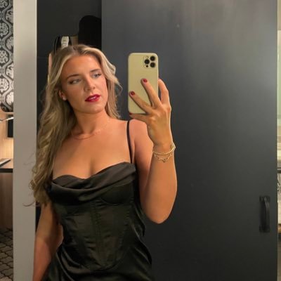 Lauren_schett's profile picture. 