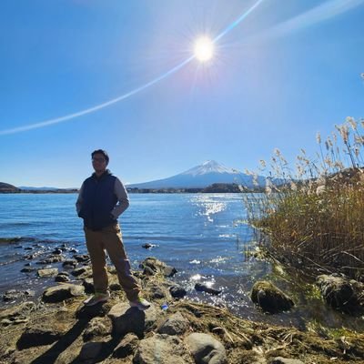 I tweet randomly of some non interesting and boring stuff. Mostly about ✈️🚗🚂🏎 i guess.
日本語すこしできる、よろしくね!