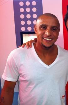 EX-LATERAL ESQUERDO DA SELEÇÃO BRASILEIRA E APAIXONADO POR SERTANEJO, TWITTER OFICIAL RESPONDIDO POR MIN MESMO.....CONTATO contatorobertocarlos@hotmail.com.br