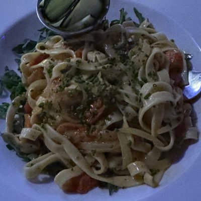 rainsthenpours's profile picture. 