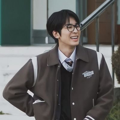 TerryK_Solomon's profile picture. waking up for SVT, TXT, ZB1