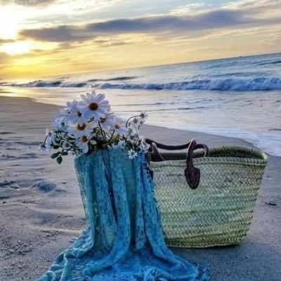 «ازرع البسمة في وجهك، تحصد السّعادة في قلوب الناس »♥️