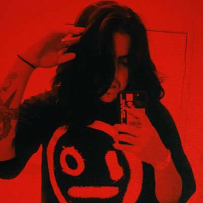 WhoaTrippy's profile picture. I'm aware •Ⓥ•