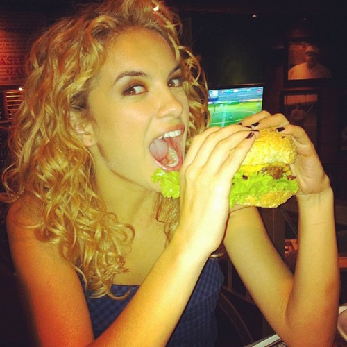 Eu te amo tanto, não se esqueça disso. @Lua_Blanco 'meu mundo é seu mundo'