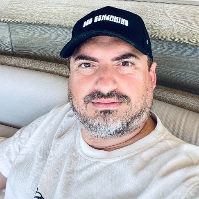 kartalb's profile picture. En Büyük Aşk BesiktAŞK ️❤️ YENGEÇ Mucizedir ✨