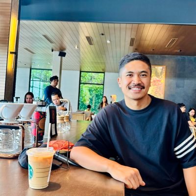 ronsterr's profile picture. 📍🇨🇦🇵🇭 • Volleyball Addict • 🏖 🏐 ✈️ 📸 🍱
