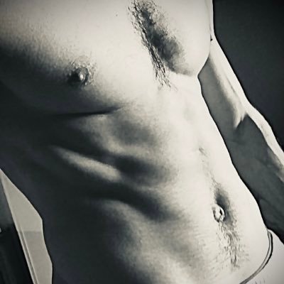 #NSFW | 40+ Gentleman | straight | 18+ only | Don’t forget to ask for permission if you want to cum to my posts | profile picture is me | DM is open 😈🖤