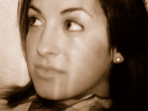 laularisan's profile picture. 